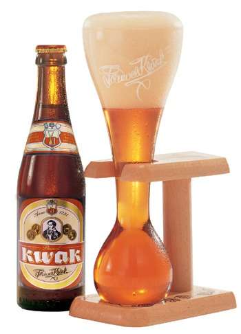 Verre de Kwak avec support en bois