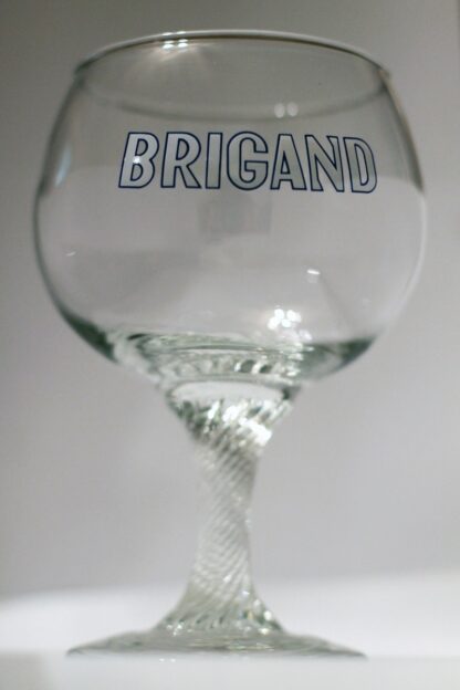 28 / 5000 Résultats de traduction Brigand glass with twisted stem